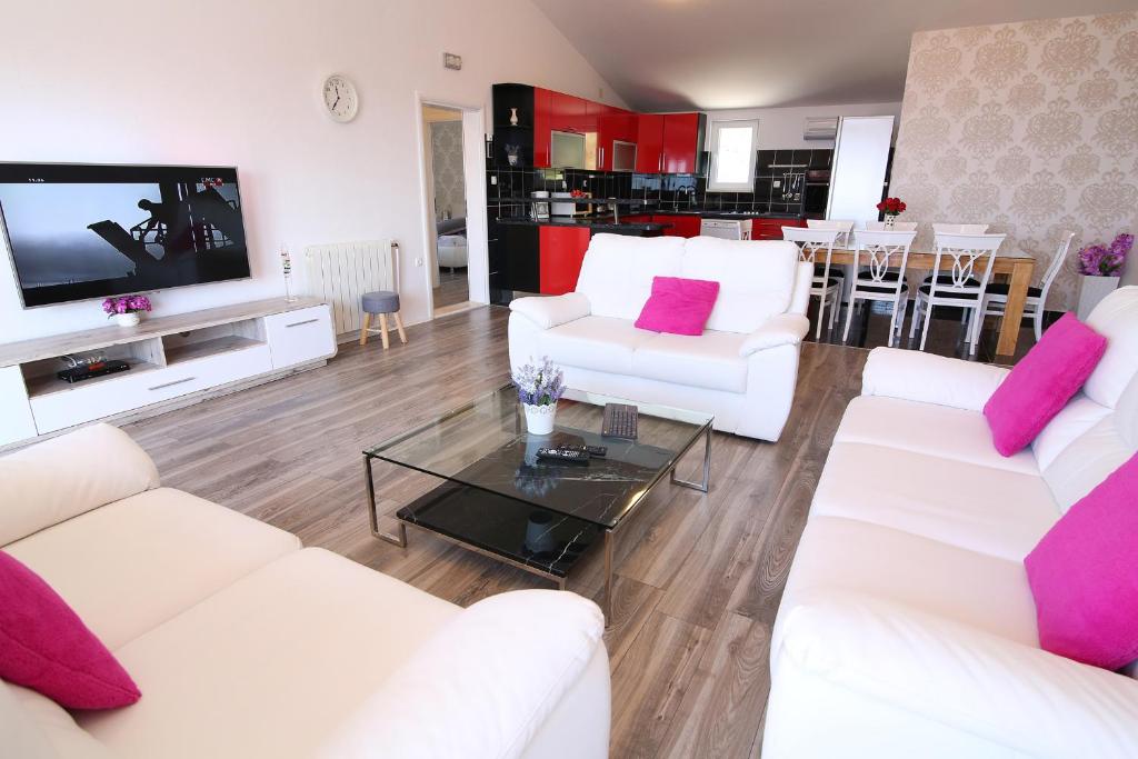 Villa Petra Apartment with private pool photo 4