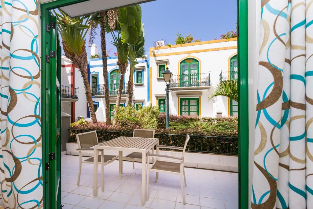 Apartamentos LIVVO Puerto de Mogán photo 3