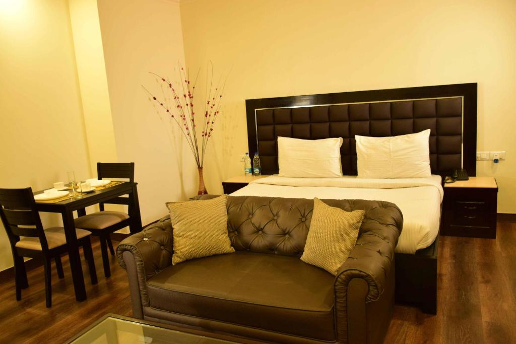 Студио (Стандартный трехместный номер-студио), When In Gurgaon - Service Apartments