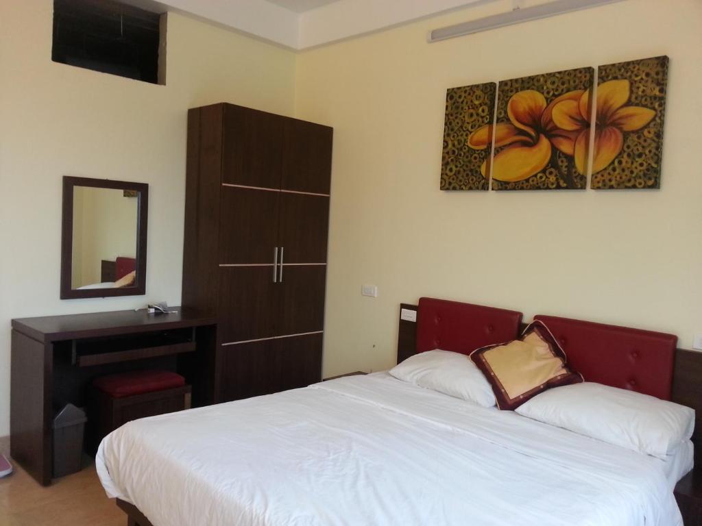 Двухместный (Двухместный номер Делюкс с 1 кроватью и балконом), Hanoi Homestay