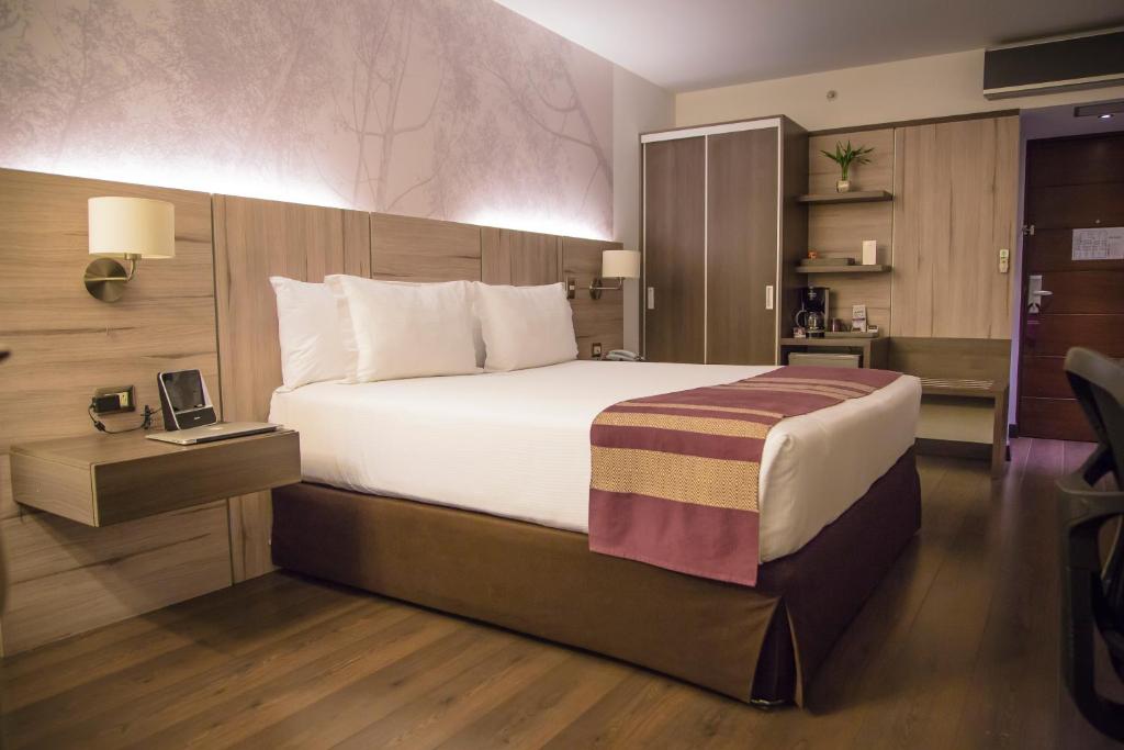 Aku Hotels