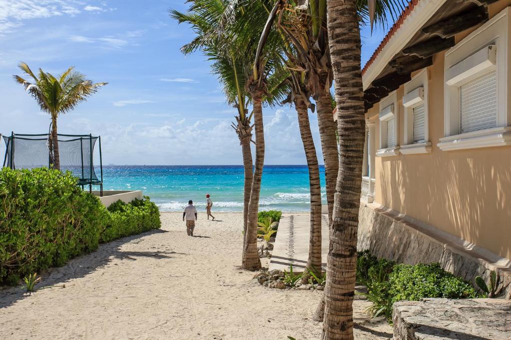Steps to Best Beach VILLA UNICA 6Bedroom photo 3