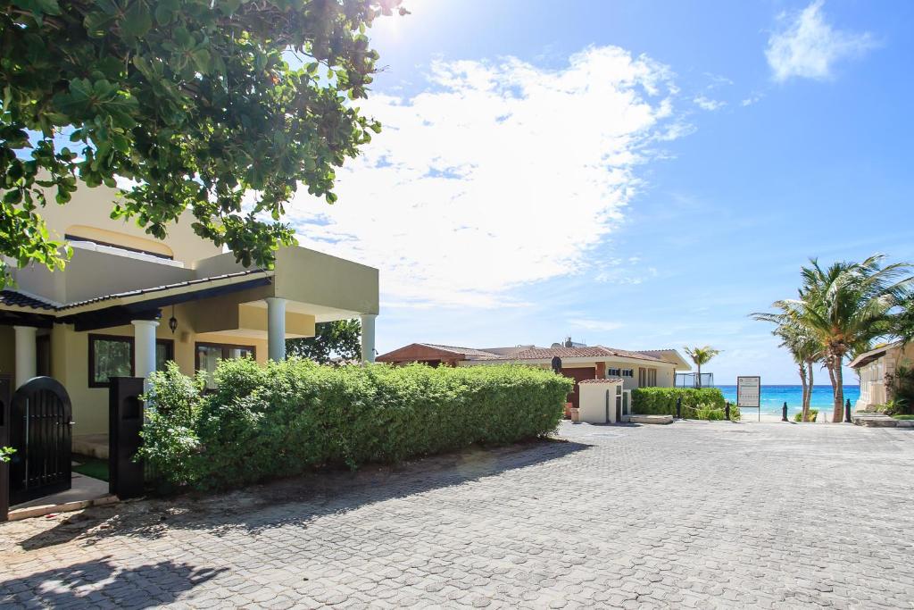 Steps to Best Beach VILLA UNICA 6Bedroom photo 2