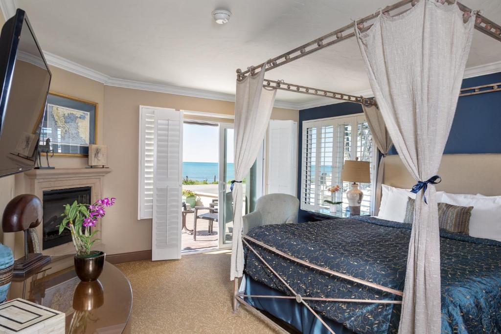 Blue Dolphin Inn photo 3