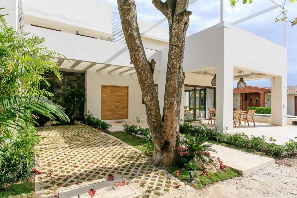 Steps to Best Beach VILLA UNICA 6Bedroom photo 1