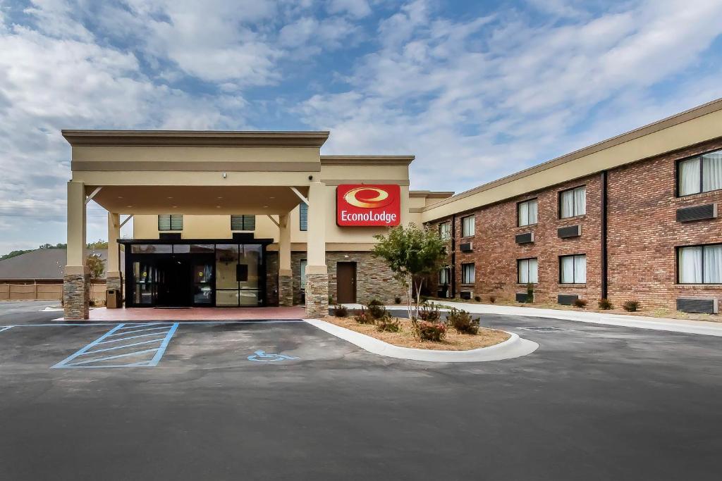 Econo Lodge image
