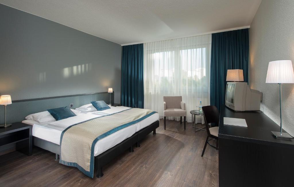 Трехместный (Стандартный трехместный номер), City Hotel Berlin East