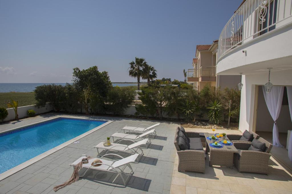 Villa Iris photo 3