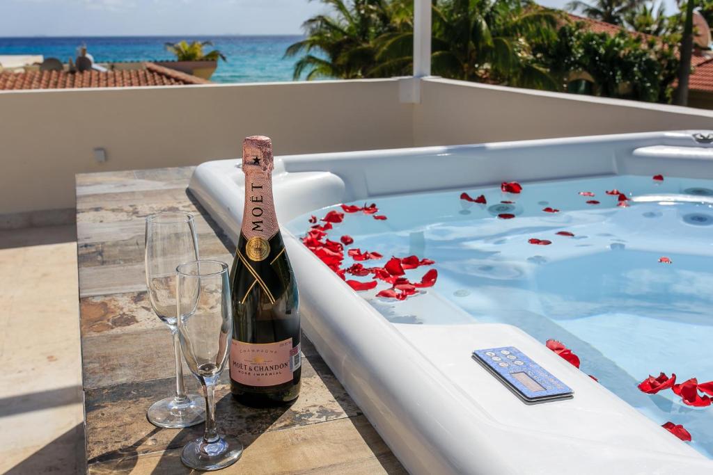 Steps to Best Beach VILLA UNICA 6Bedroom photo 4