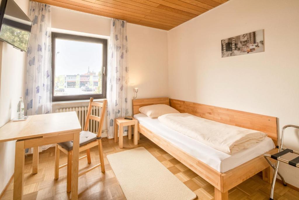Одноместный (Одноместный номер эконом-класса с общей ванной комнатой), Hotel Bettstadl