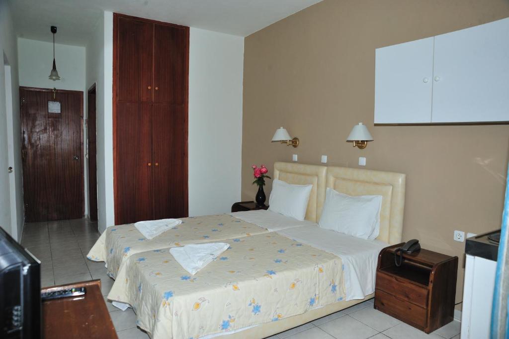 Creta Mare Hotel - Tap to explore photos