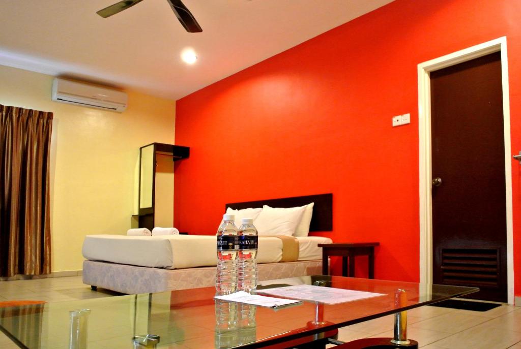 Wau Hotel & Cafe photo 2