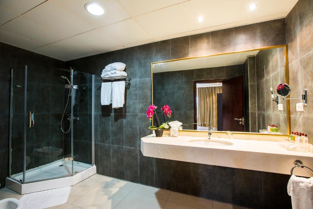 Mikhael's Hotel photo 4