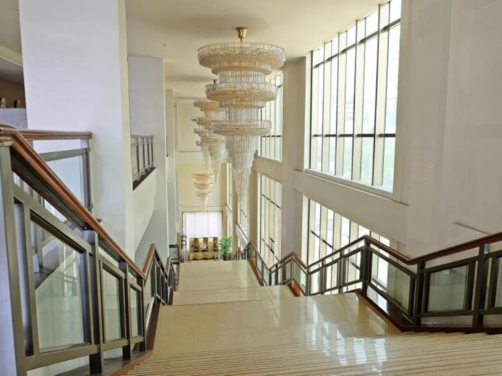 Mandarin Plaza Hotel photo 1