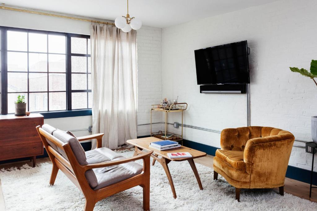 Двухместный (Ben), Lokal Hotel Old City