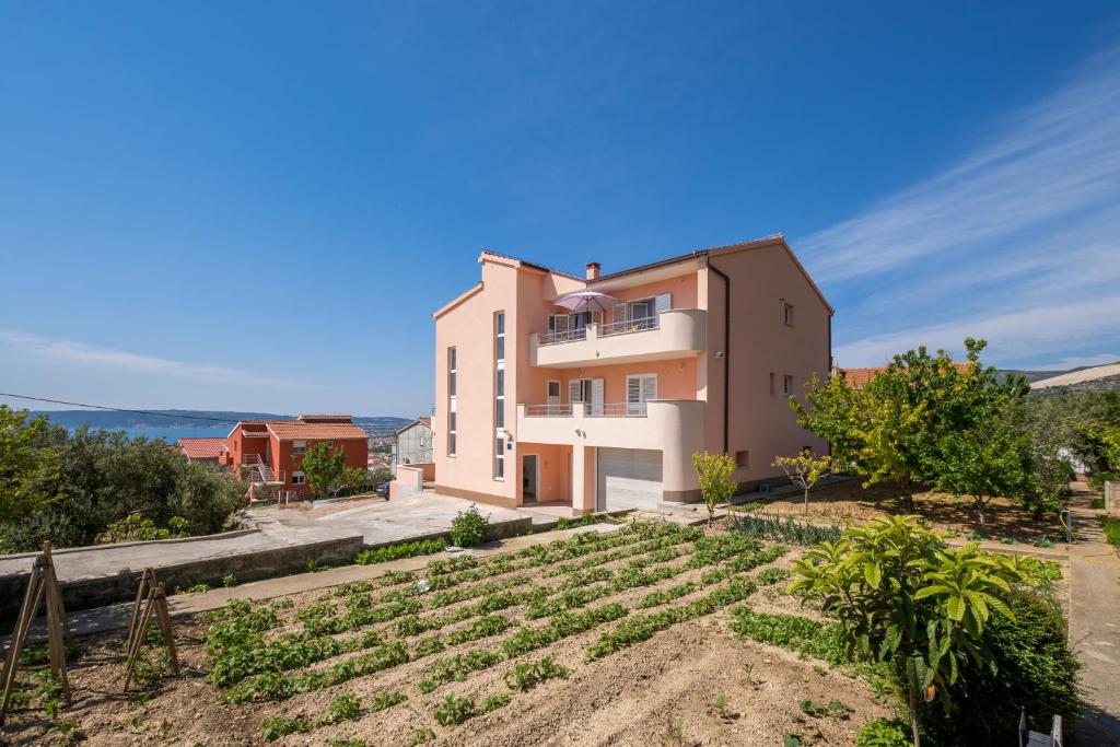Panorama Holidays, Trogir