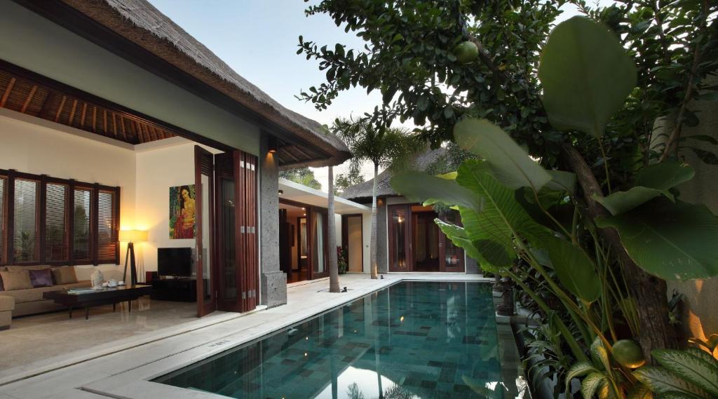 Mahagiri Villas Sanur - Tap to explore photos