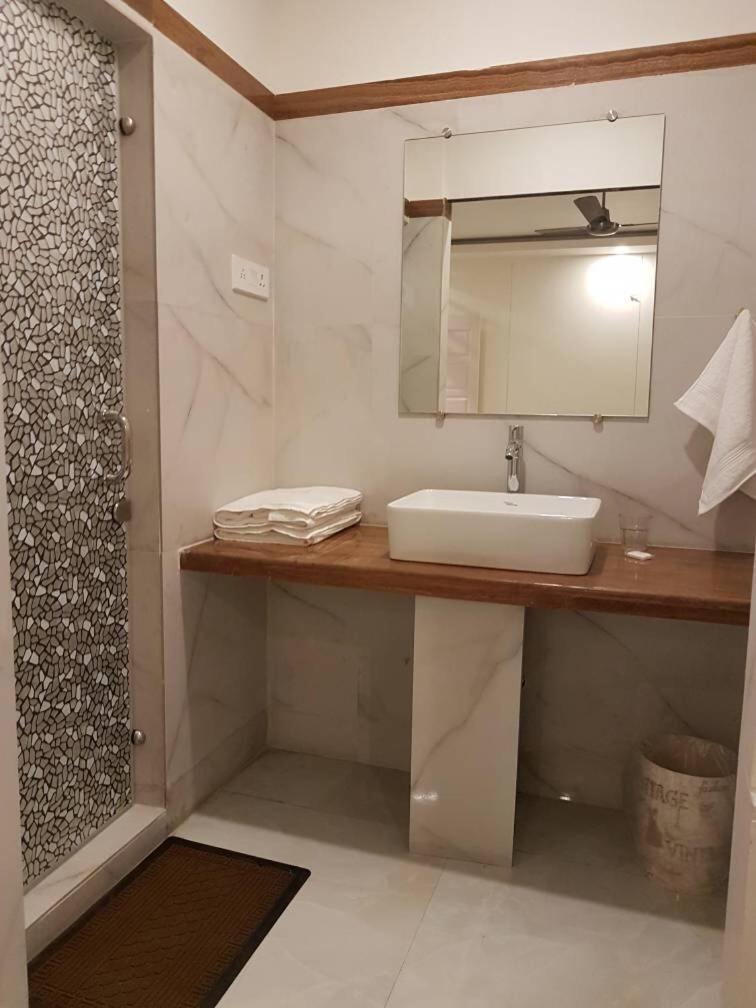 Двухместный (Deluxe Double Room (2 Adults + 1 Child) - Indian nationals only), 1/1 Park Street Hotel