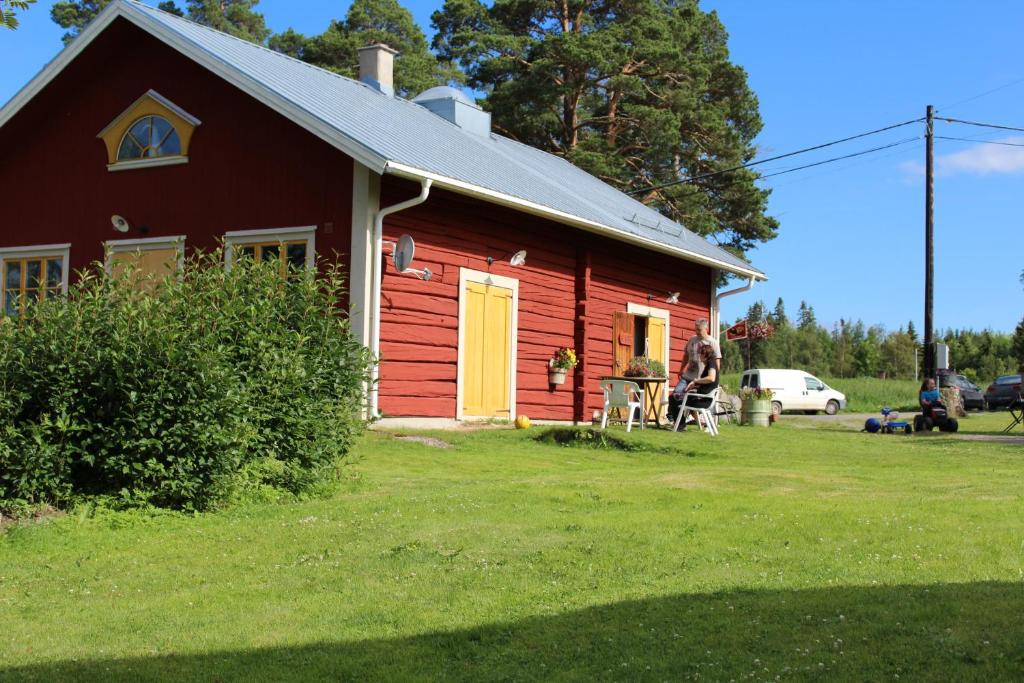 Höglunda Gård B&B Lantgård photo 4
