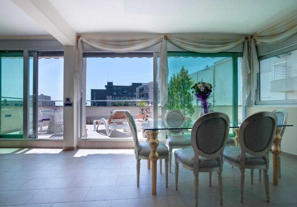 Апартаменты (Апартаменты с видом на море), Apia Residence