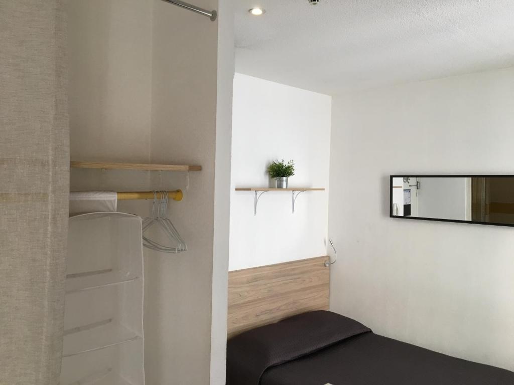 호텔 뒤 프티 루브르 (Hotel du Petit Louvre) - Thumbnail image