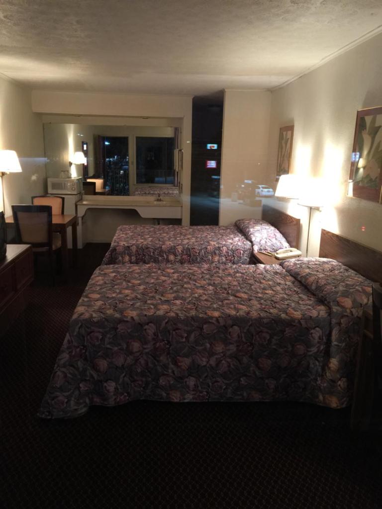 Flagship Inn photo 4