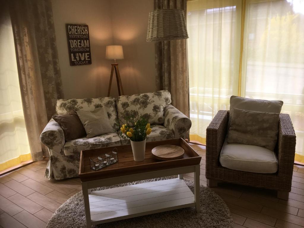 SEASIDE APARTMENTS - SANDY GOLD photo 2