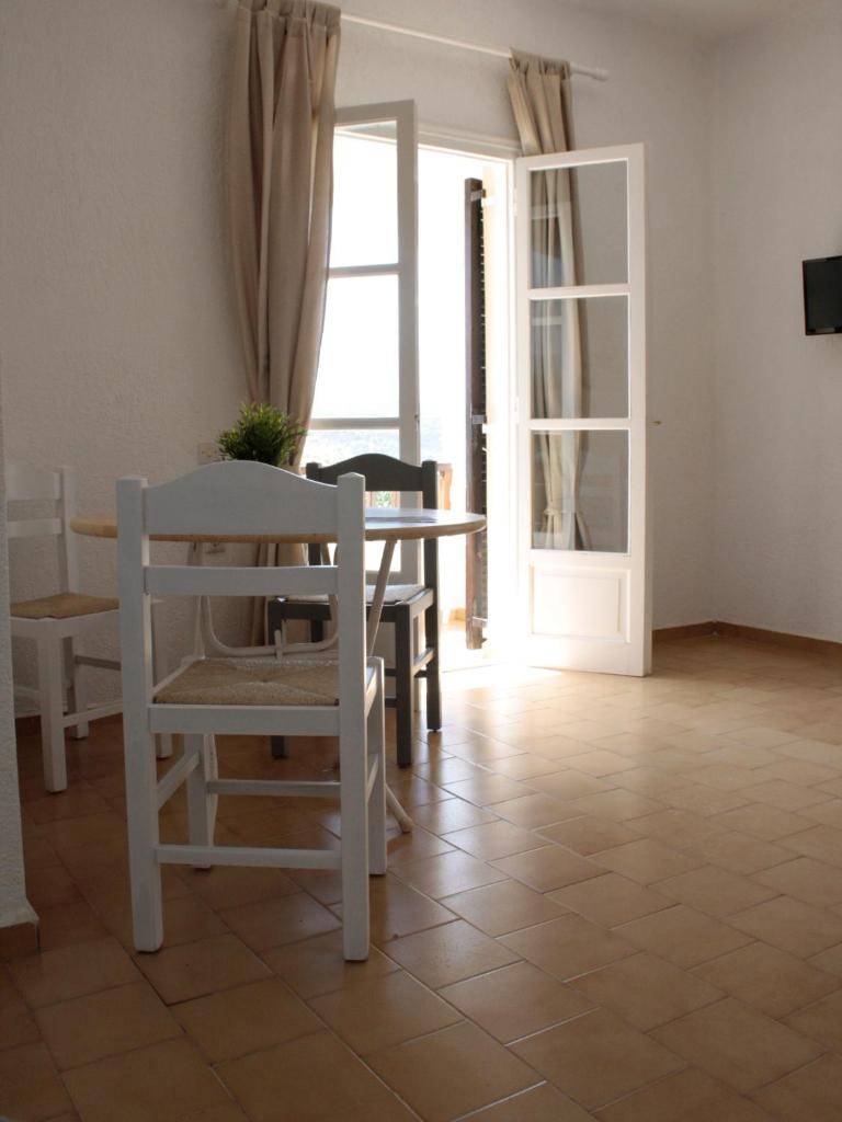 Pella in Istron photo 1