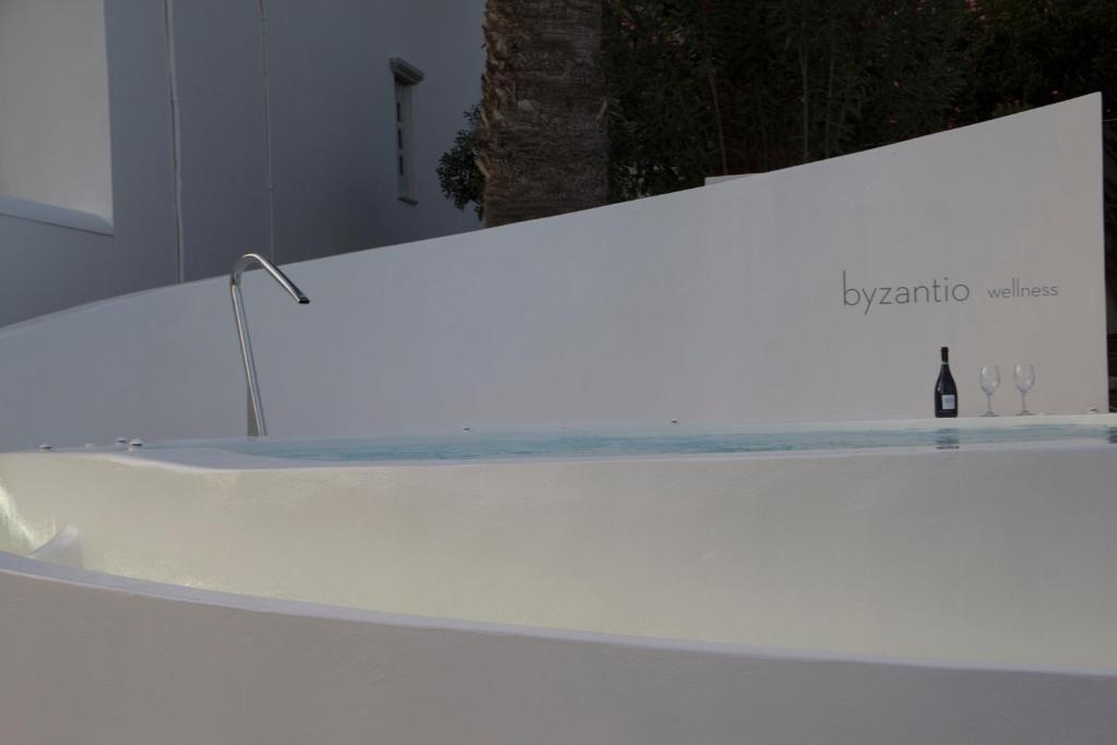 Byzantio Beach Suites & Wellness