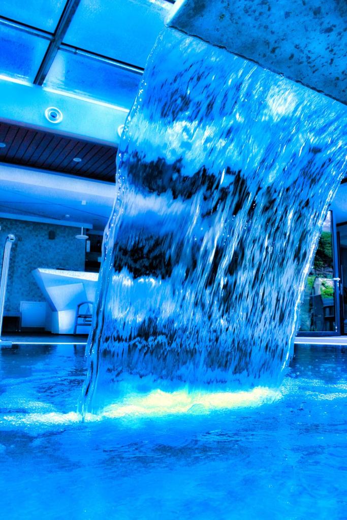 Eden Hotel& Spa - Tap to explore photos