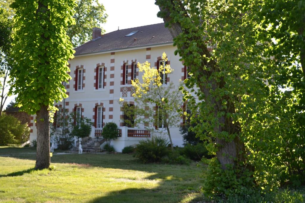 Chambres d'hôtes le Domaine de Lugazaut photo 2