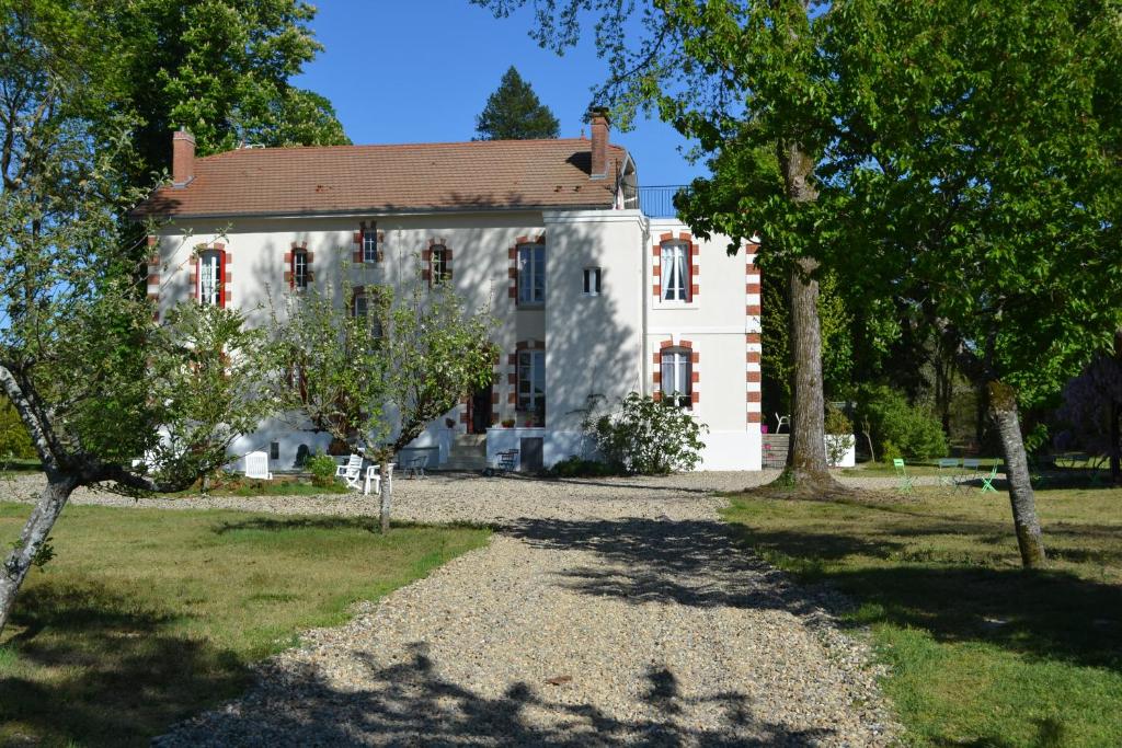 Chambres d'hôtes le Domaine de Lugazaut photo 3