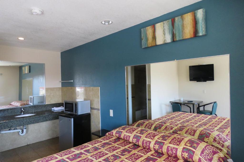 Двухместный (Номер с кроватью размера «queen-size» - Для курящих), Florentina Motel - Los Angeles