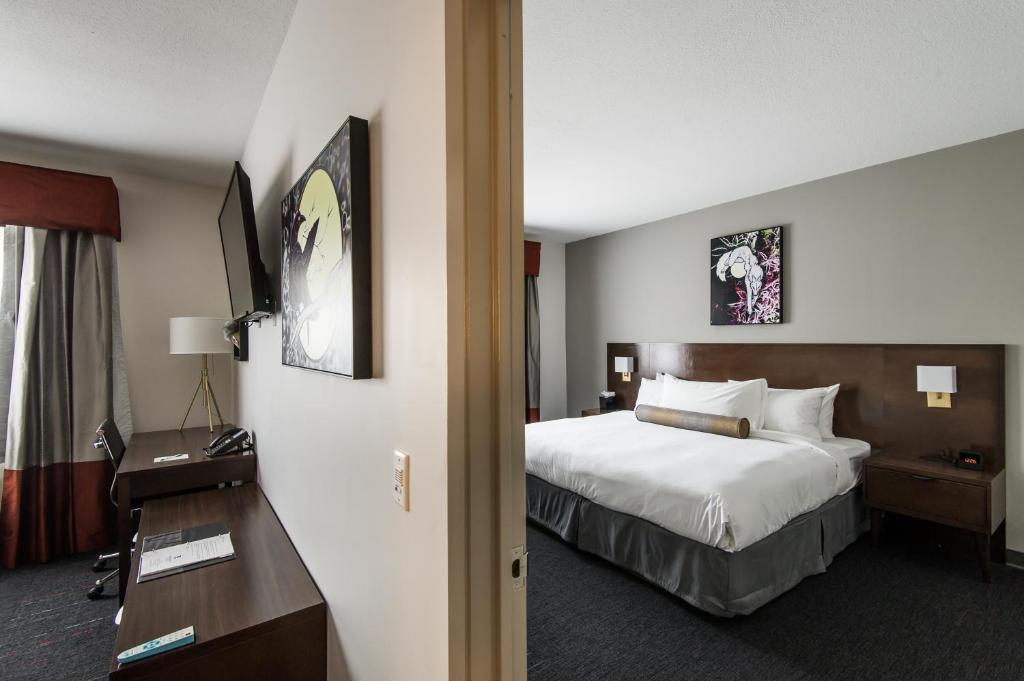 Edgewater Hotel photo 3