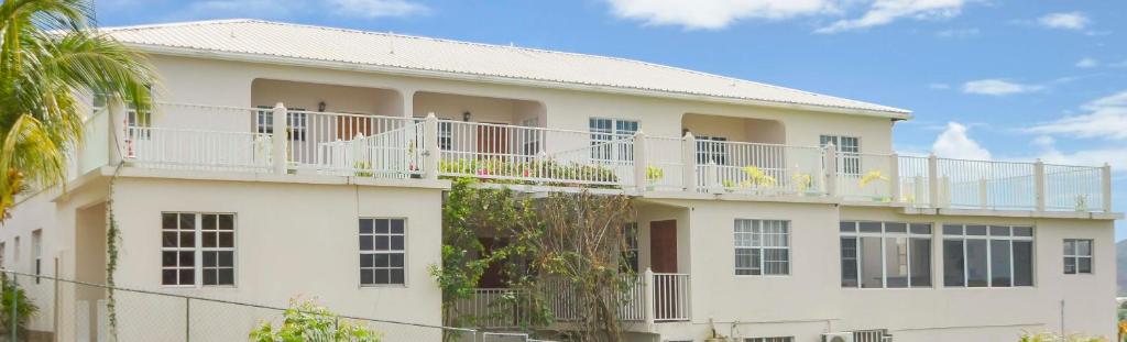 Caribbean Inn and Suites photo 1