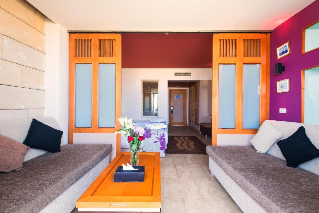 Семейный (Семейный номер (2 взрослых + 1 ребенок)), Barceló Tiran Sharm Resort