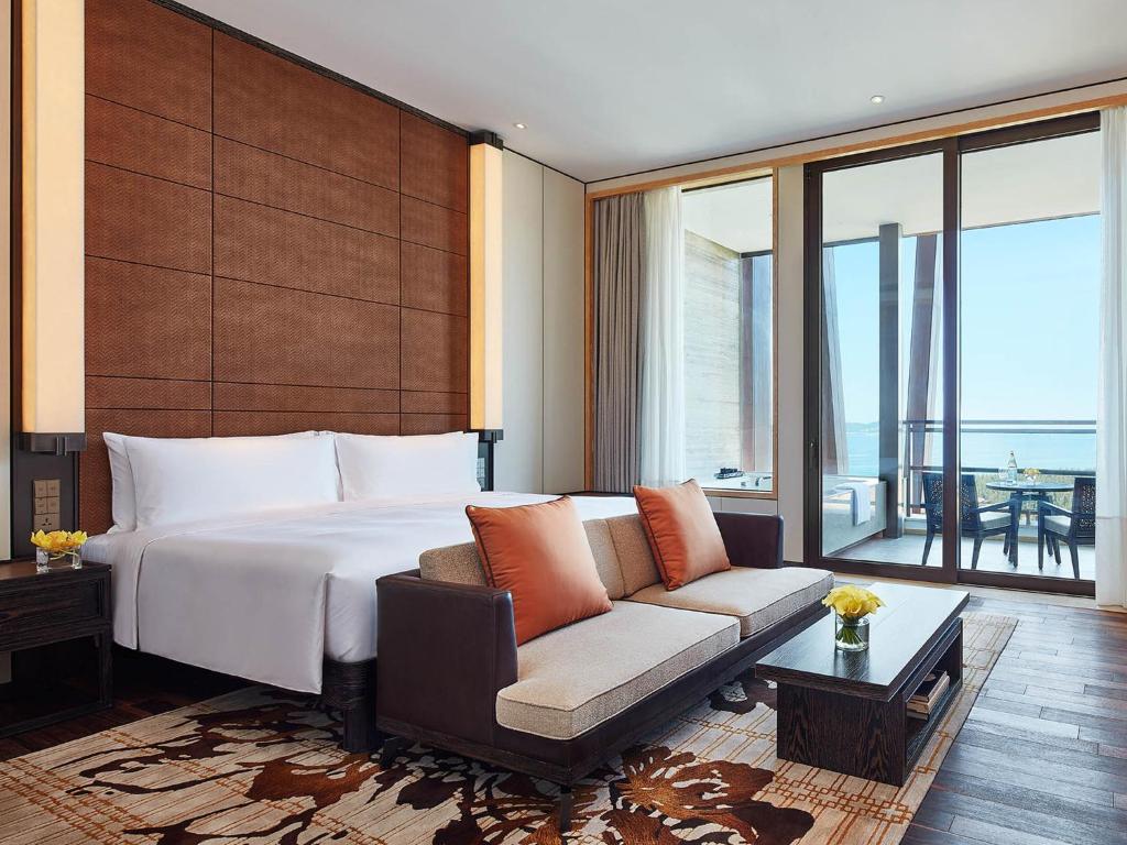 Двухместный (Grand Ocean family Connecting Suite  （ Executive floor(Grand Club)  daily breakfast+Grand Club evening cocktails and all day snack and beverages+Frist day free Mini bar))), Grand Hyatt Sanya Haitang Bay Resort and Spa