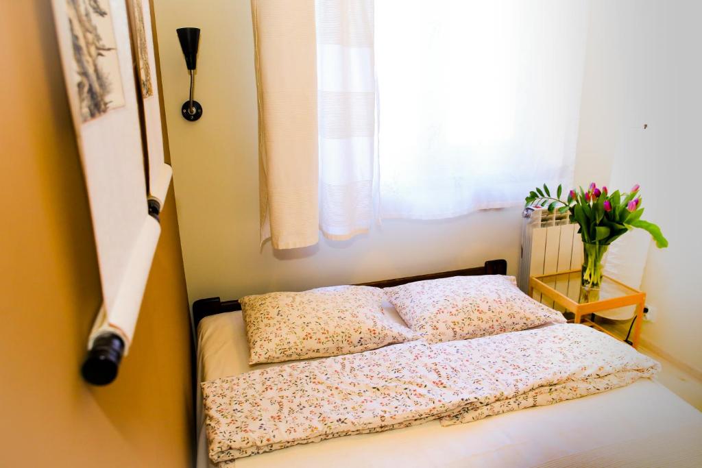 Двухместный (Двухместный номер с 1 кроватью и общей ванной комнатой), Mundo Hostel