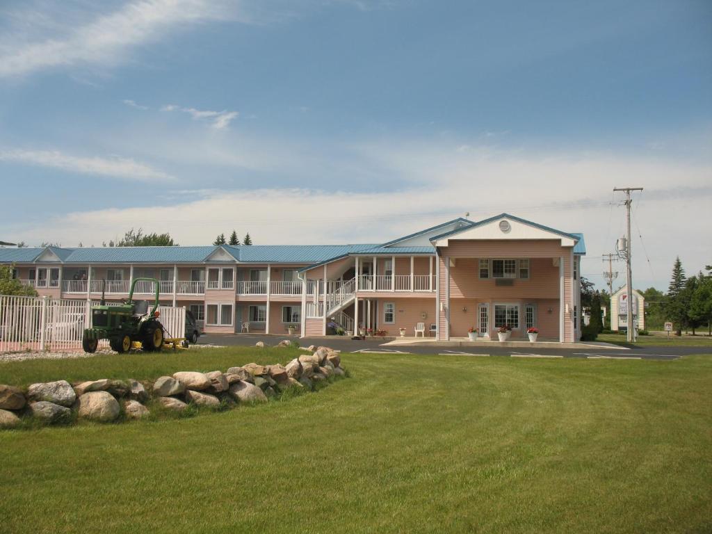 Great Lakes Inn image