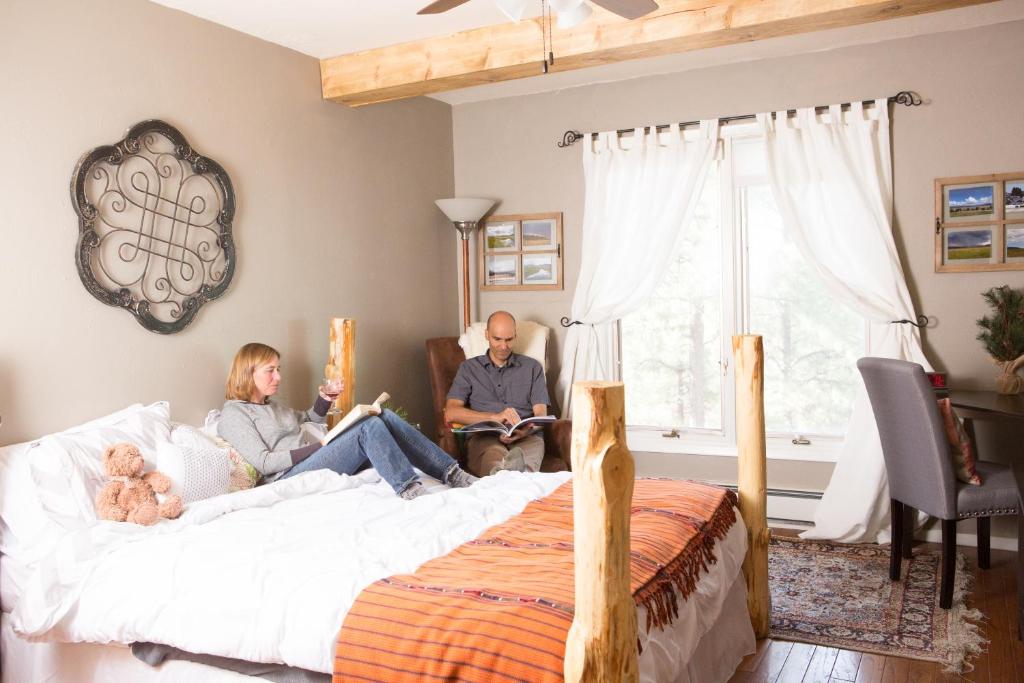 Pueblo Canyon Inn image