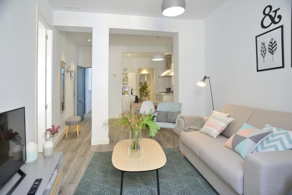 Апартаменты (Апартаменты с балконом), Aspasios Gran Via Apartments