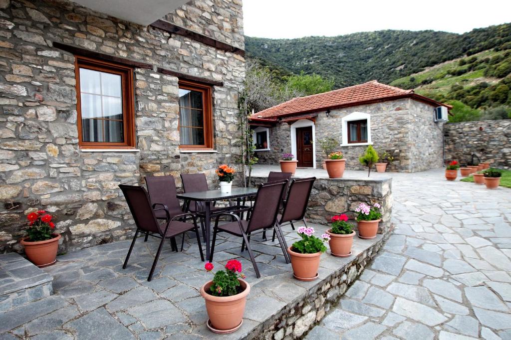 Traditional Apartments Tsikrikonis photo 3