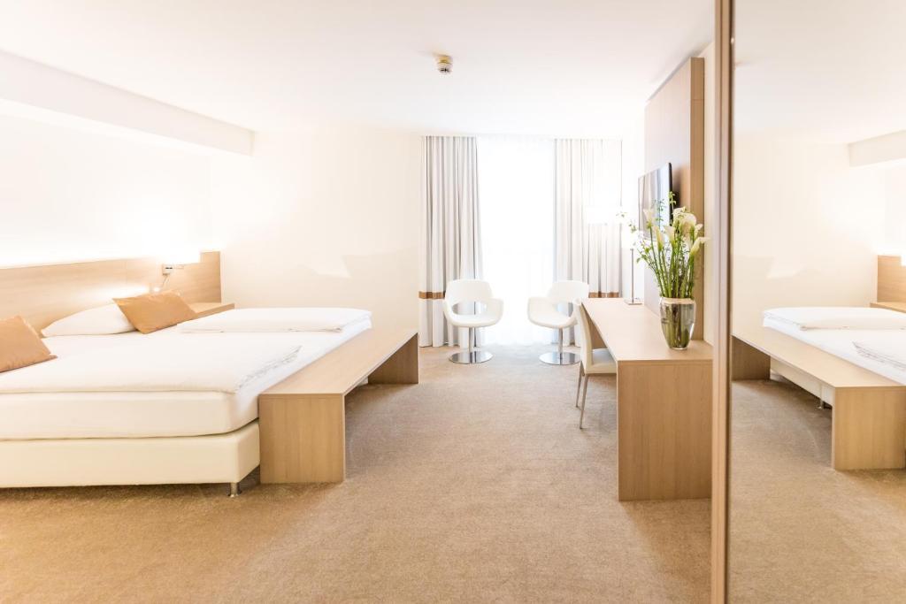 Двухместный (Улучшенный двухместный номер с 1 кроватью), relexa hotel München