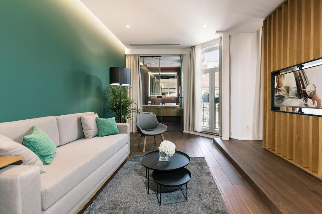 Dominic Smart & Luxury Suites - Parliament photo 4