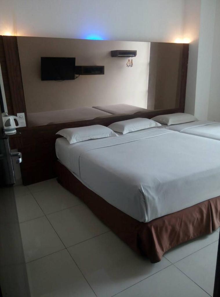 Dream Hotel photo 3