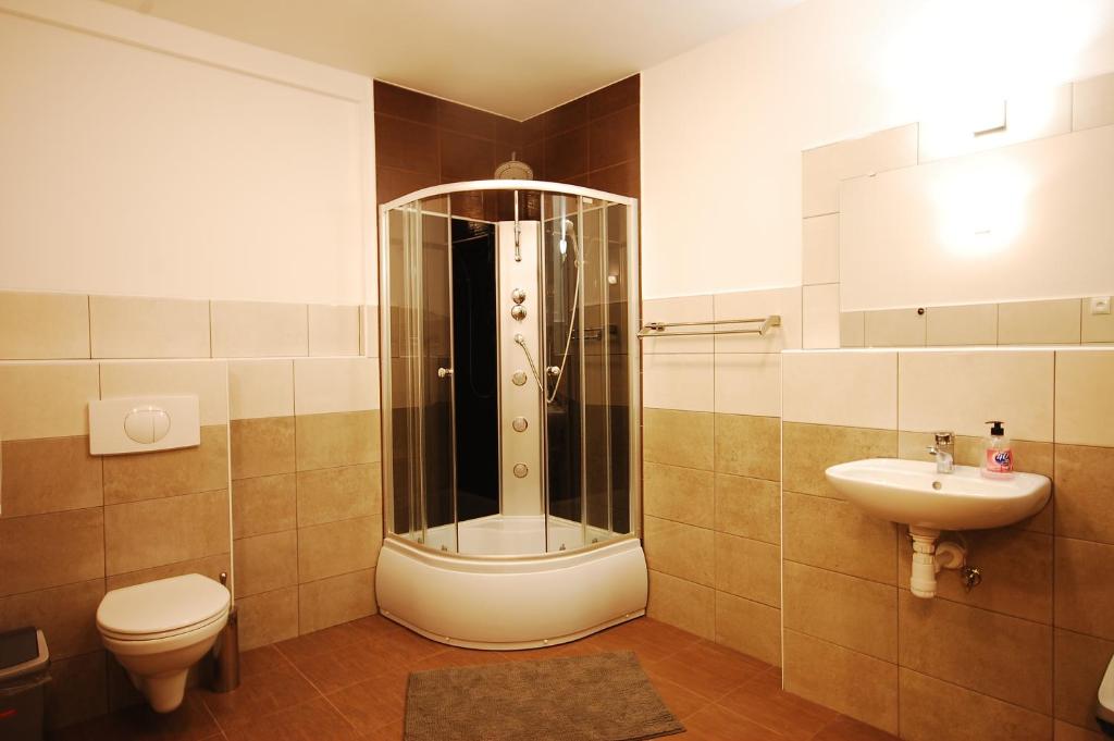 Трехместный (Трехместный номер с общей ванной комнатой), Hipnotic Hostel