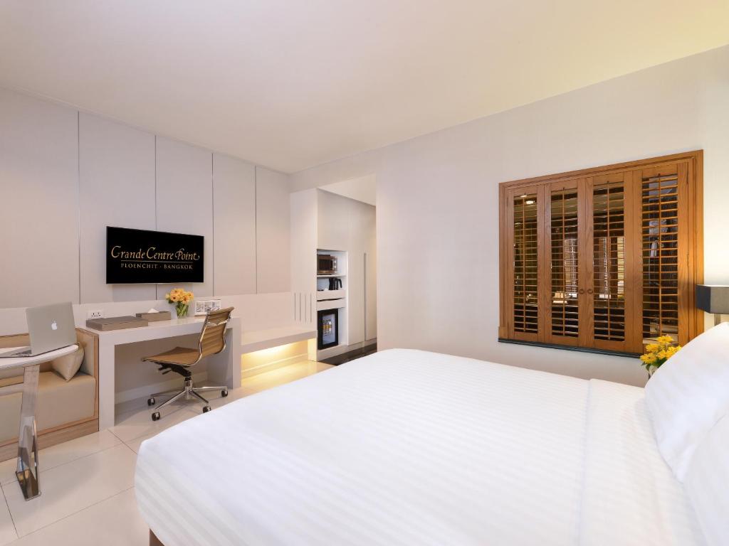 Двухместный (Улучшенный номер с балконом), Grande Centre Point Hotel Ploenchit