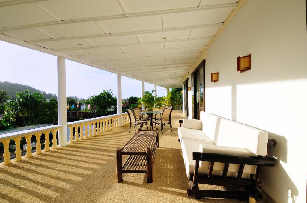 Surin villa photo 1