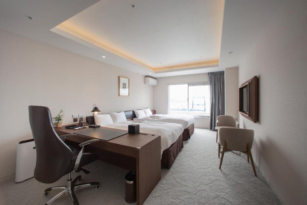Clayton Bay Hotel photo 2