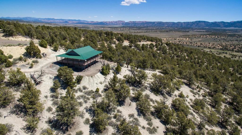 Ridgetop Hideaway image